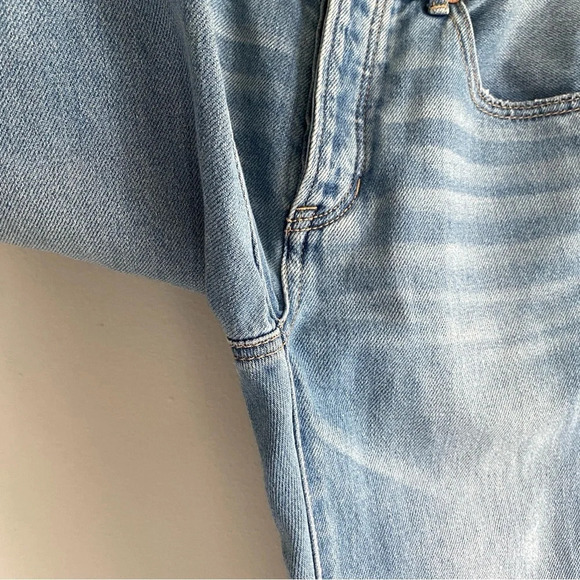 NWT AMERICAN Eagle Light Wash Girlfriend High Rise 100% Cotton Jeans  Size 0 Reg - Picture 5 of 13